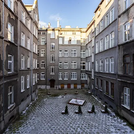 Old Town Lakowa With Mezzanine *
